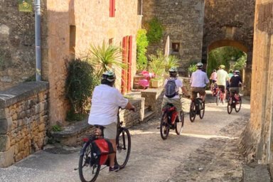 Mittelalterliche Rundfahrt zwischen den Tälern Lot und Dordogne